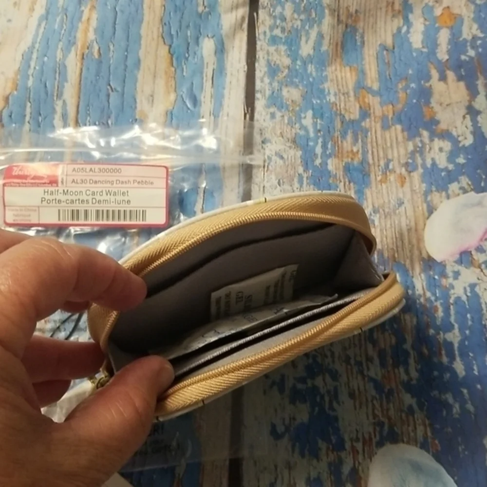thirty‎ one .. Half Moon Card Wallet .. Dancing Dash Pebble .. NWT